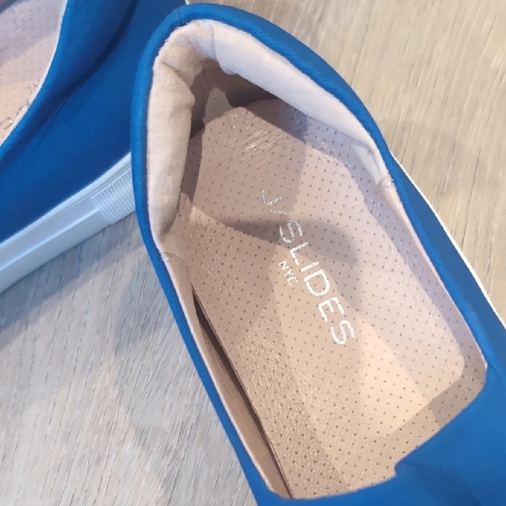 J Slides Blue Slip On Flats - Picture 3 of 8